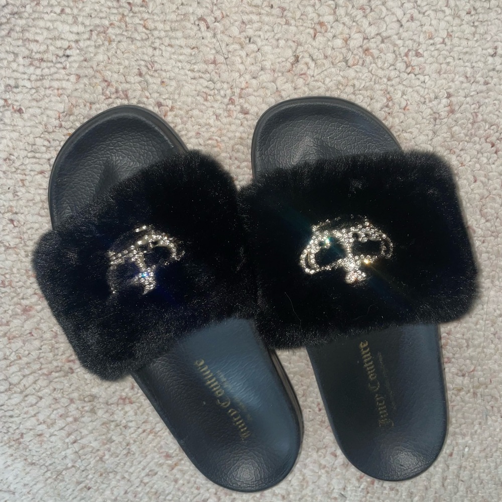 Juicy Couture Plush Black Faux Fur Diamond Crown Slides Y2K Slippers Cute Trendy - Picture 8 of 8